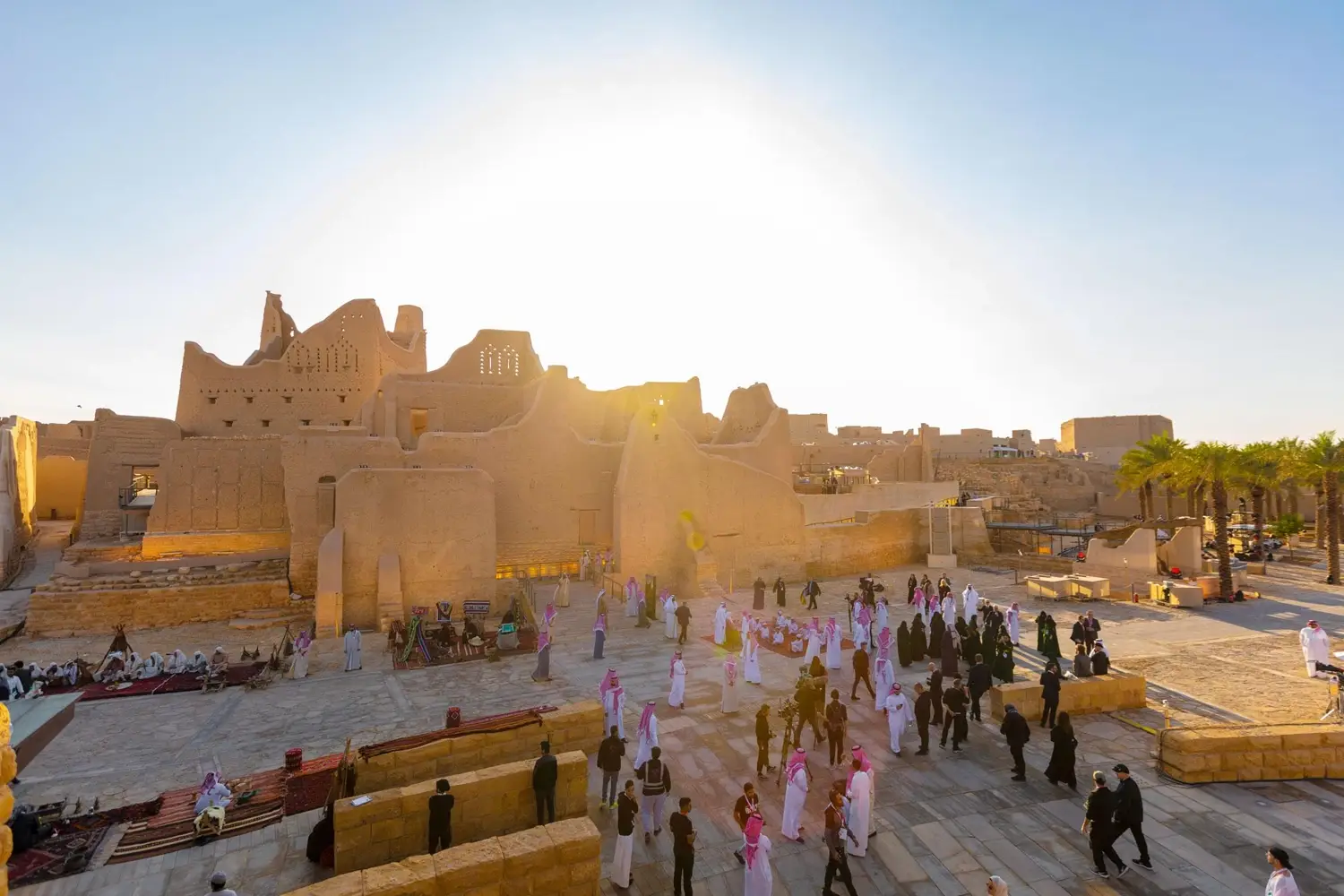 البرامج والأنشطة الثقافية